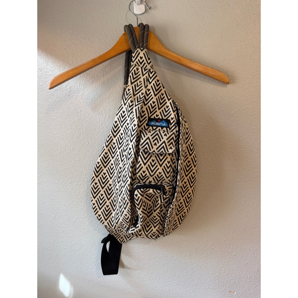 KAVU Rope Sling Bag Women OS Black Beige Geometric Chevron Canvas Backpack